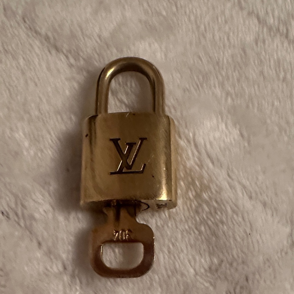 Louis Vuitton Lock and Key-304